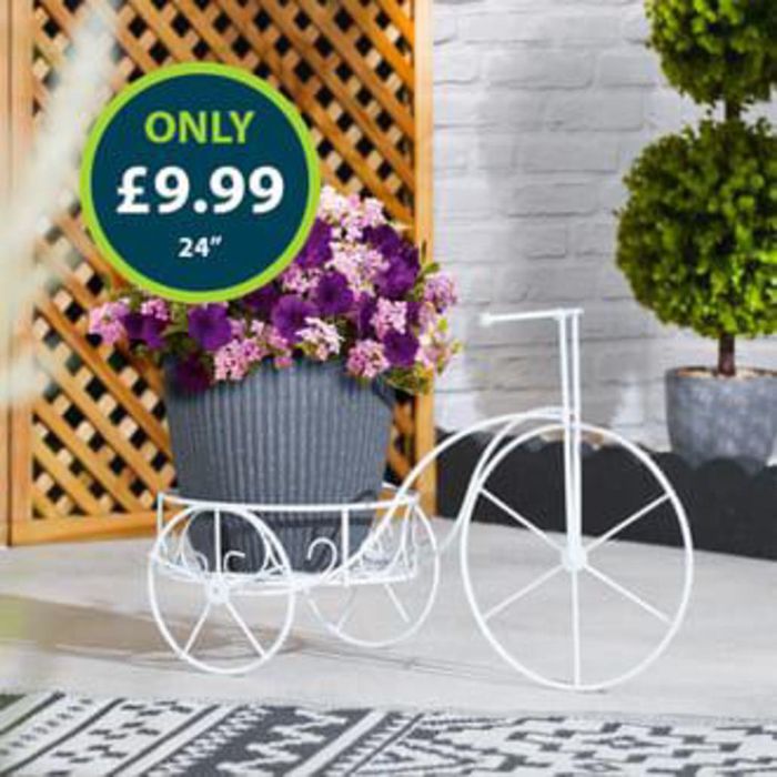 Home Bargains catalogue in Middlesbrough | Summer Essentials | 25/06/2024 - 15/07/2024