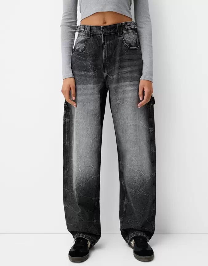 Adjustable balloon fit carpenter jeans offers at £35.99 in Bershka