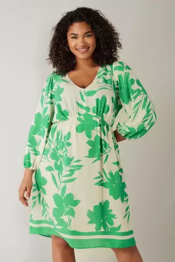 EVANS Curve Green & White Floral Print Midi Dress offers at £25 in Evans