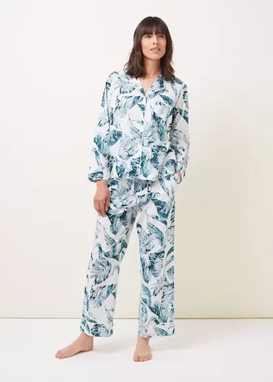 Piera Palm Print Pyjama Set offers at £44.5 in Phase Eight