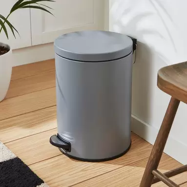 20L Pedal Bin offers at £10 in Dunelm