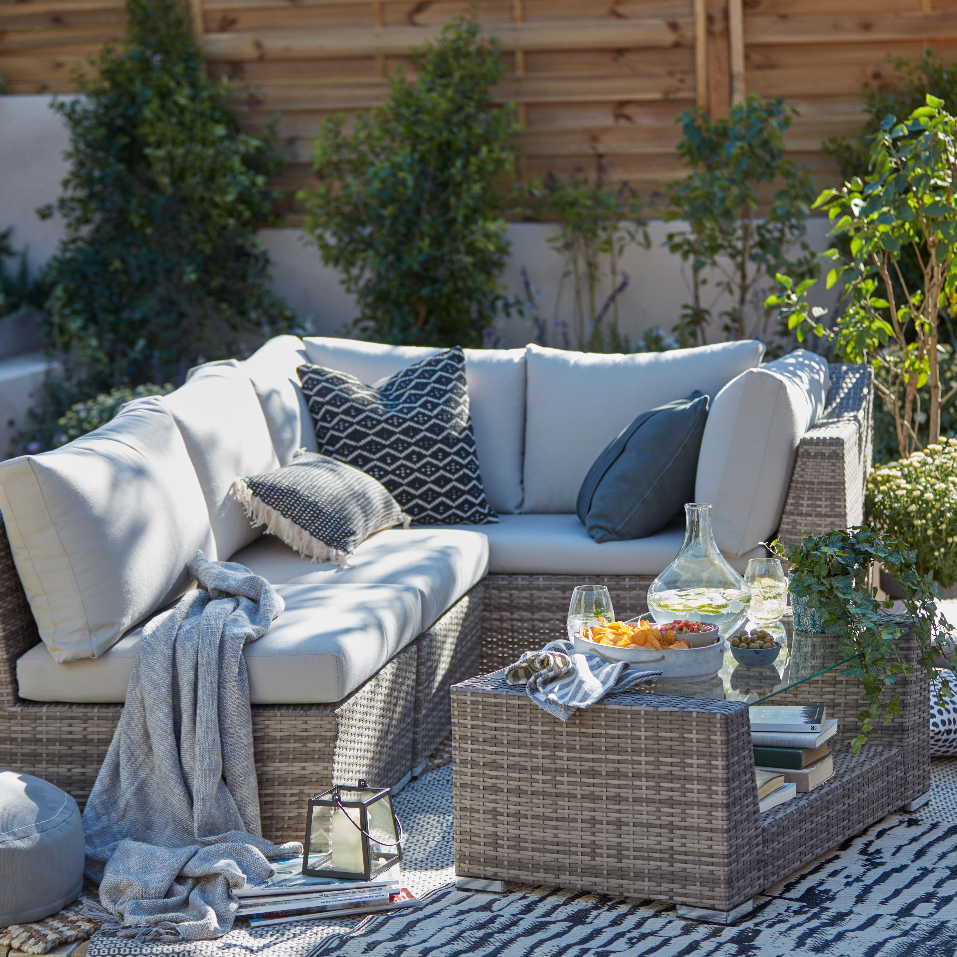 GoodHome Maevea Grey Rattan effect 4 seater Garden furniture set offers at £575 in B&Q