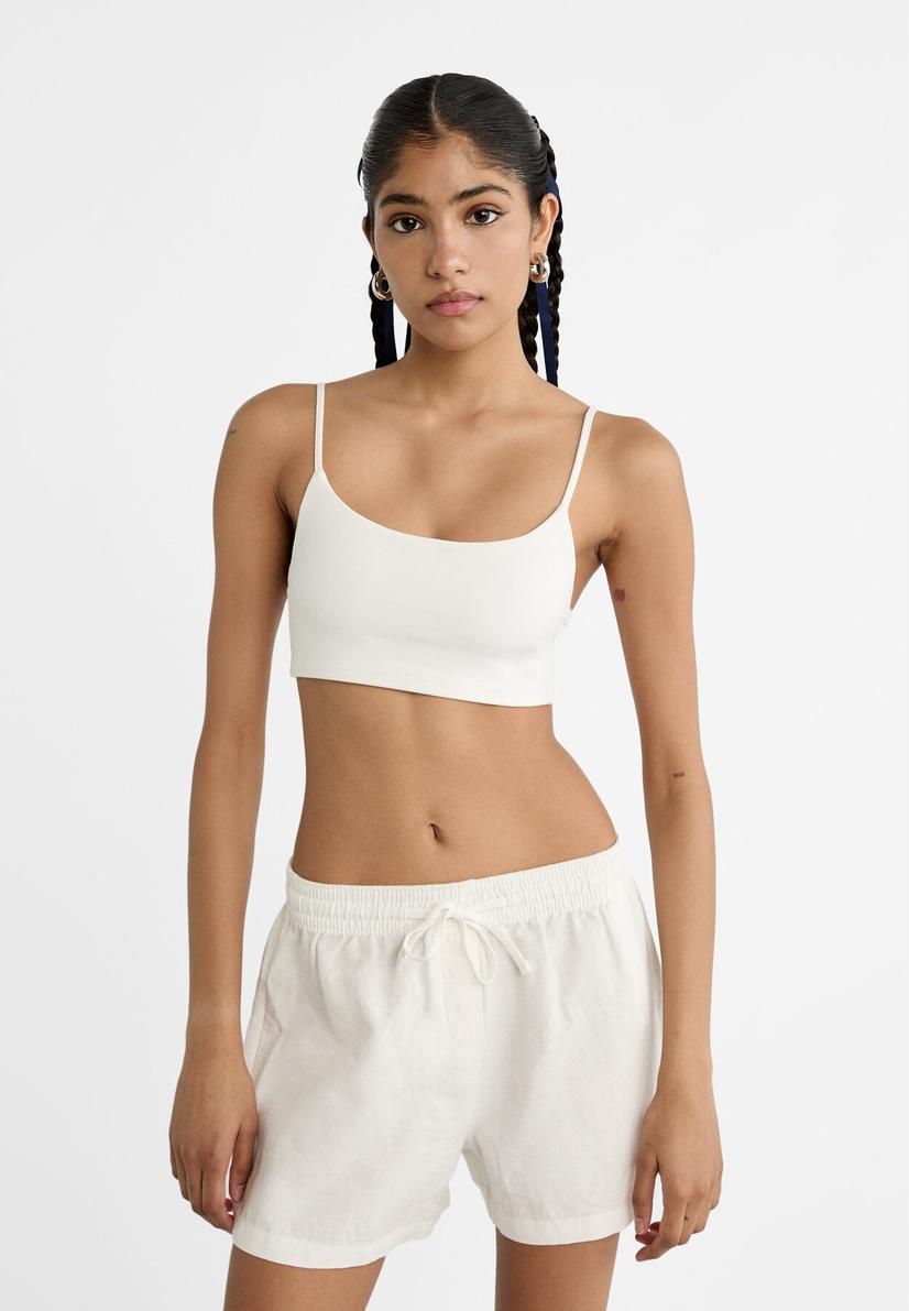 Loose-fitting linen blend shorts offers at £19.99 in Stradivarius