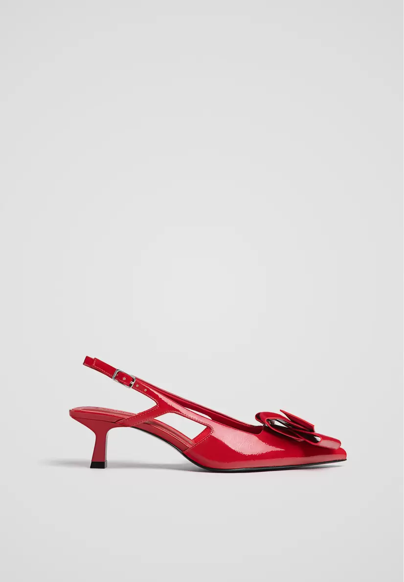 Kitten slingback shoes offers at £32.99 in Stradivarius