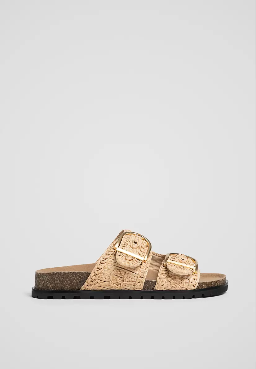 Flat rustic sandals offers at £39.99 in Stradivarius