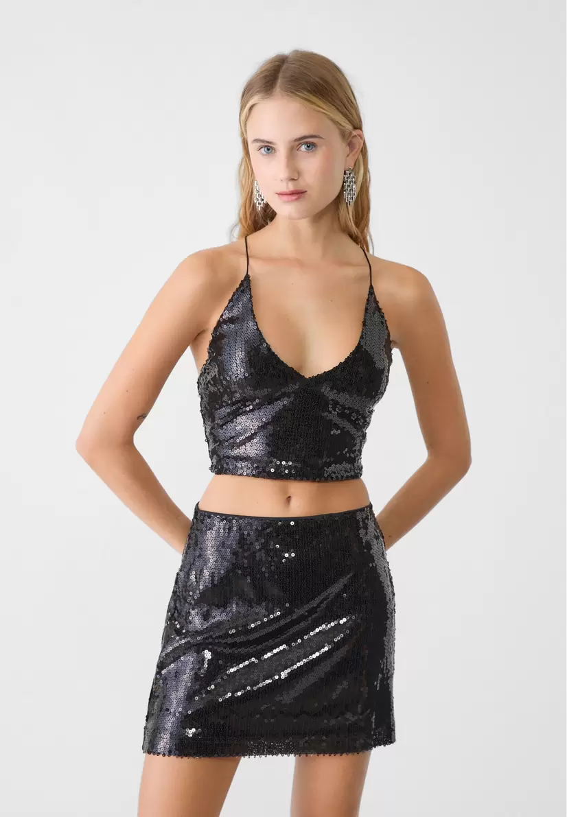 Sequinned mini skirt offers at £25.99 in Stradivarius