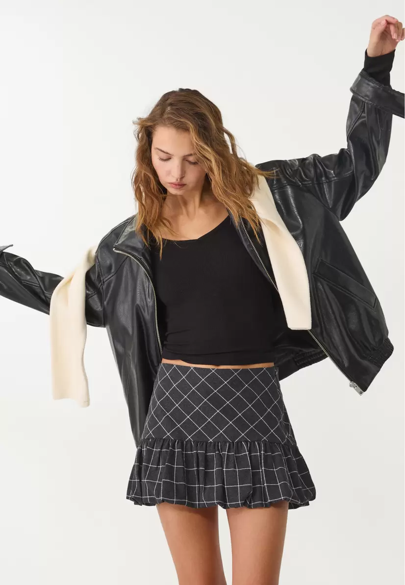 Check puff skort offers at £29.99 in Stradivarius