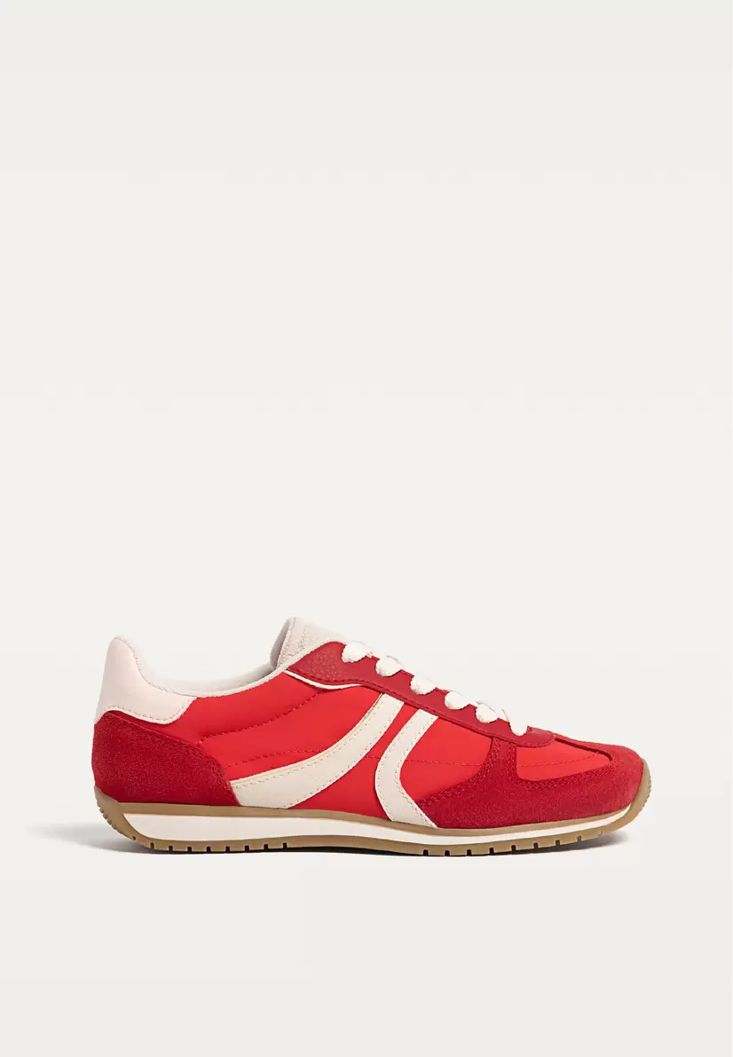 Retro trainers offers at £35.99 in Stradivarius