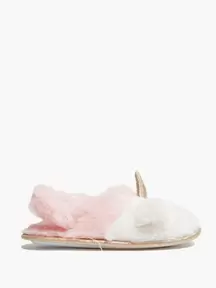 Toddler Girls Unicorn Slippers offers at £1.74 in Deichmann