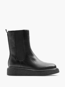 Black Tall Platform Chelsea Boot offers at £22.49 in Deichmann