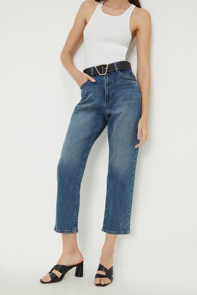 Comfort Stretch Cropped Straight Jeans offers at £17.55 in Dorothy Perkins
