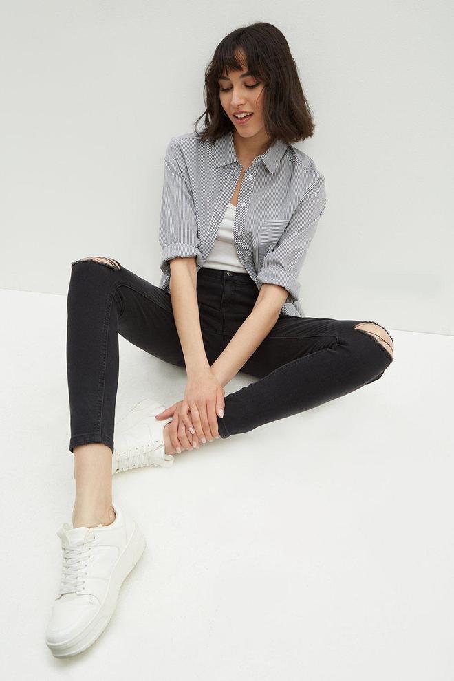 Tall Darcy Ankle Grazer Jeans offers at £14 in Dorothy Perkins