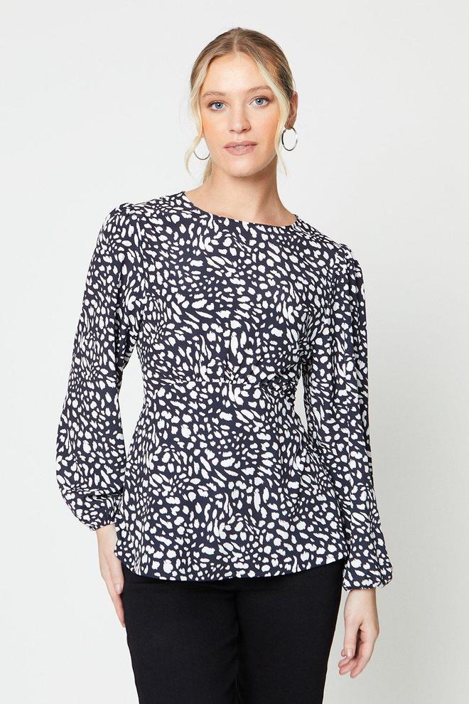 Animal Long Sleeve Tea Blouse offers at £14.5 in Dorothy Perkins