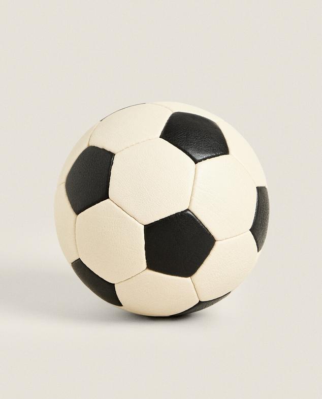 MODEST VINTAGE PLAYER FOOTBALL offers at £129.99 in ZARA Home