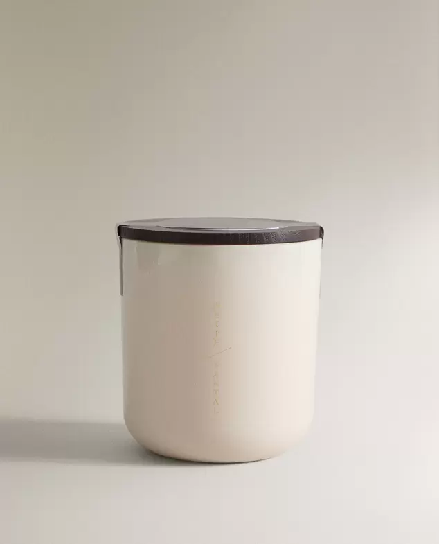 (500 G) WHITE SANTAL SCENTED CANDLE offers at £23.99 in ZARA Home