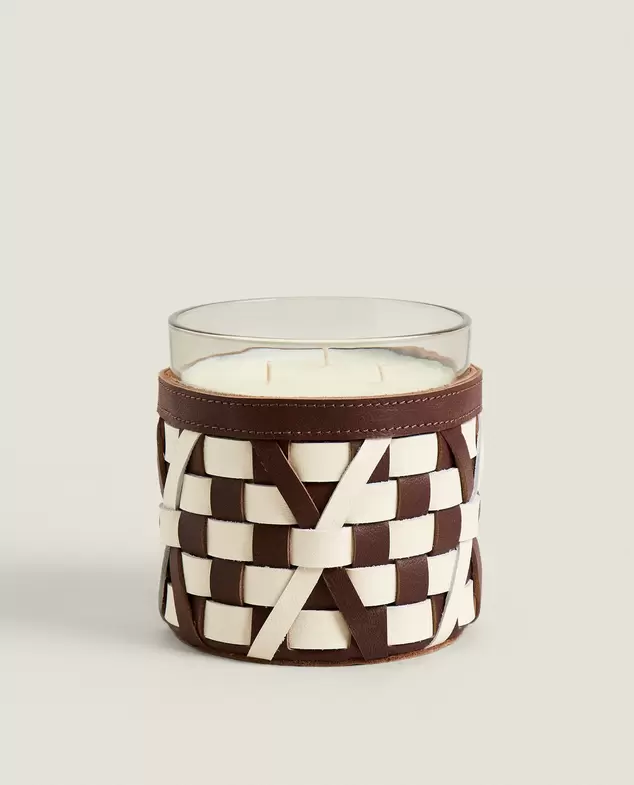 (620 G) WHITE SANTAL SCENTED CANDLE offers at £59.99 in ZARA Home