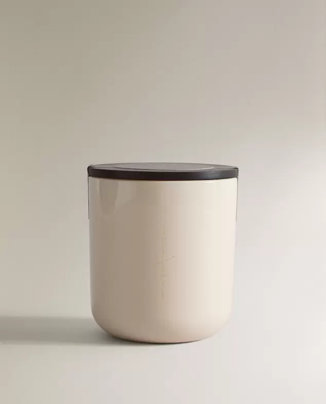 (500 G) CÈDRE ÉPICÉ SCENTED CANDLE offers at £23.99 in ZARA Home